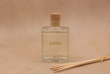 Load image into Gallery viewer, Shere Diffuser - Sandalwood &amp; Musk
