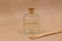 Load image into Gallery viewer, Holmbury Diffuser - Pink Peppercorn
